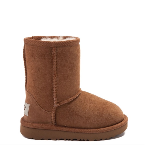 UGG II🎀🎀Classic Short size  1 toddler/ preowned - Picture 1 of 14